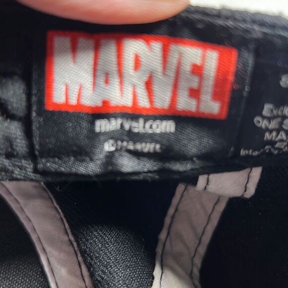 Marvel Authentic Headwear Wool Blend “The Punisher” SnapBack Baseball Cap. Black - Picture 7 of 9